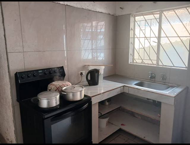 4 BEDROOM HOUSE FOR SALE IN FLORA PARK